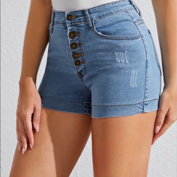 Sexy Denim skinny shorts NWT - Picture 3 of 7
